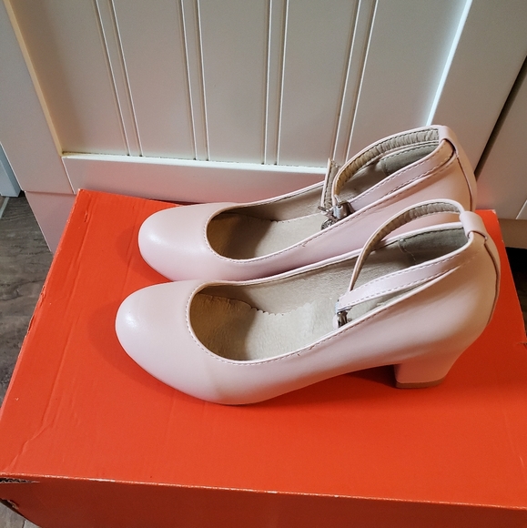 Ankle strap pumps-6.5 - Picture 7 of 9
